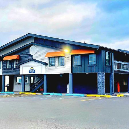 Days Inn And Suites By Wyndham Port Huron Bagian luar foto