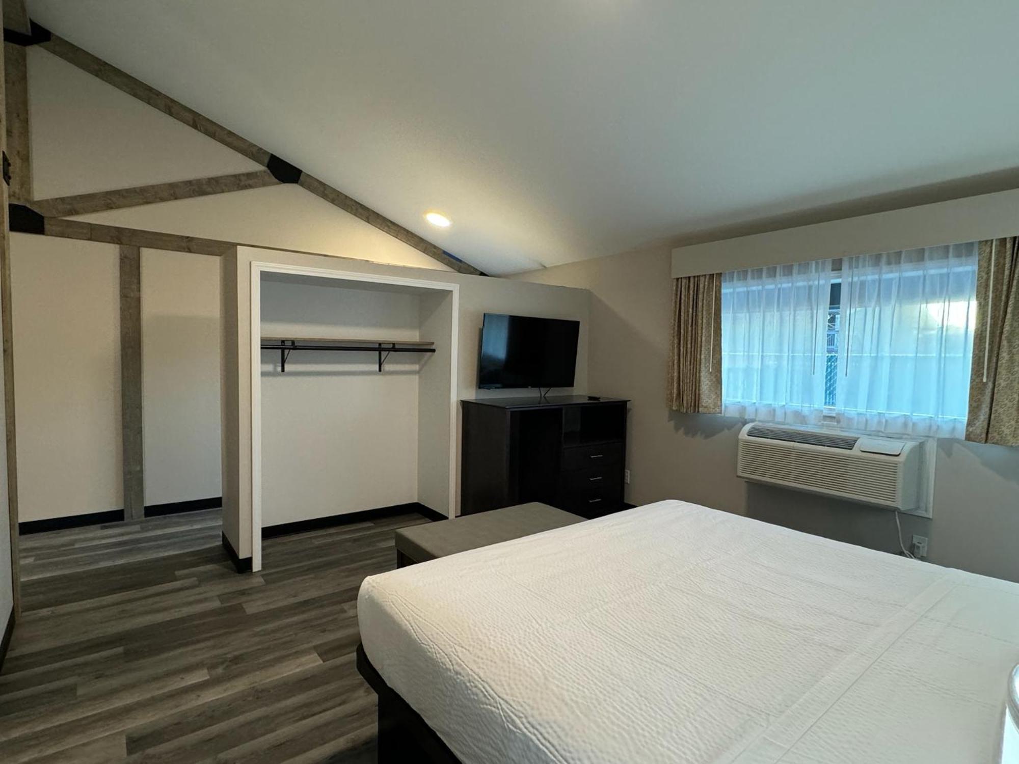 Days Inn And Suites By Wyndham Port Huron Bagian luar foto