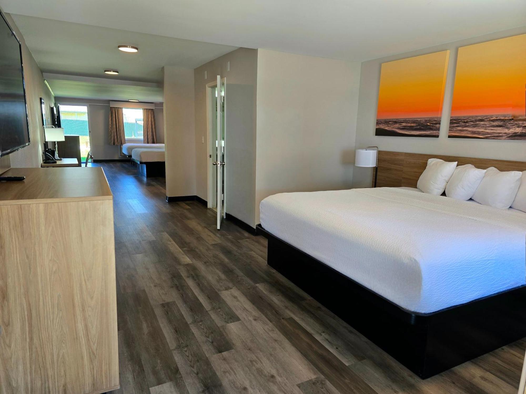 Days Inn And Suites By Wyndham Port Huron Bagian luar foto