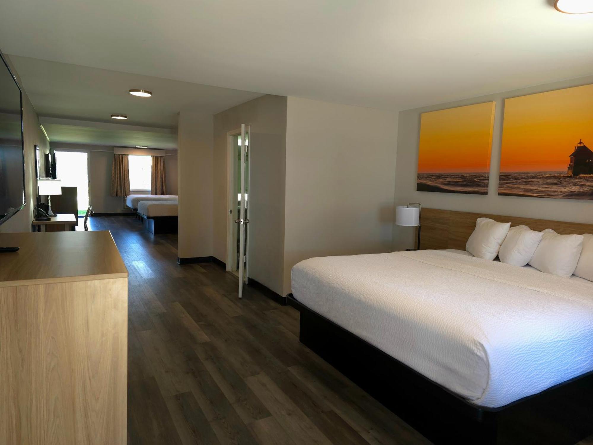 Days Inn And Suites By Wyndham Port Huron Bagian luar foto
