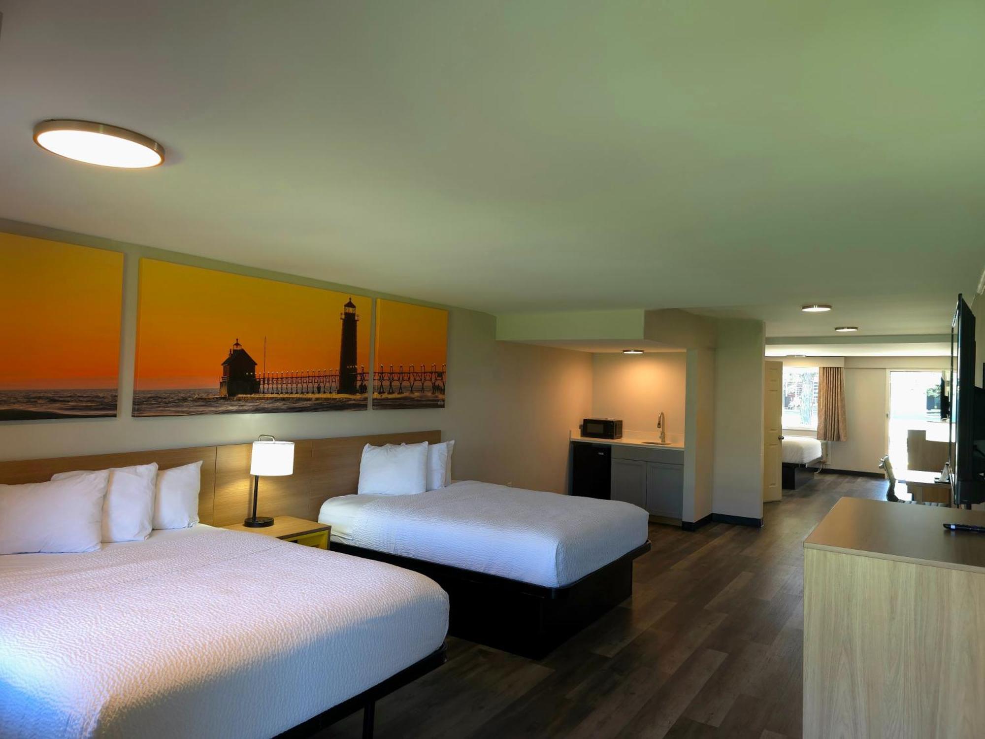 Days Inn And Suites By Wyndham Port Huron Bagian luar foto