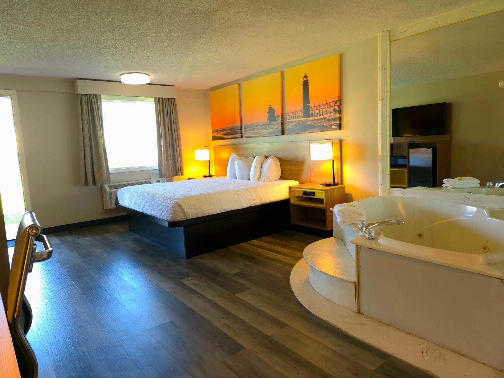 Days Inn And Suites By Wyndham Port Huron Bagian luar foto